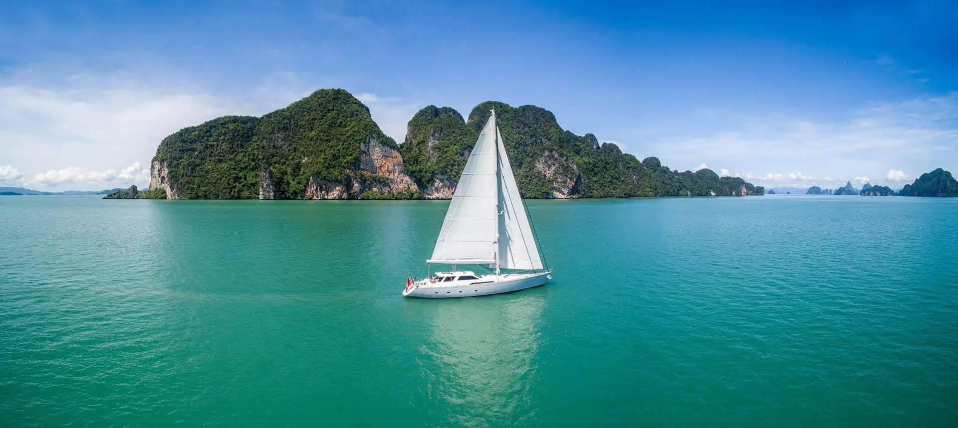 https://dev-api.arconyachts.com/storage/media/27508/conversions/492_9431556067-optimize.webp