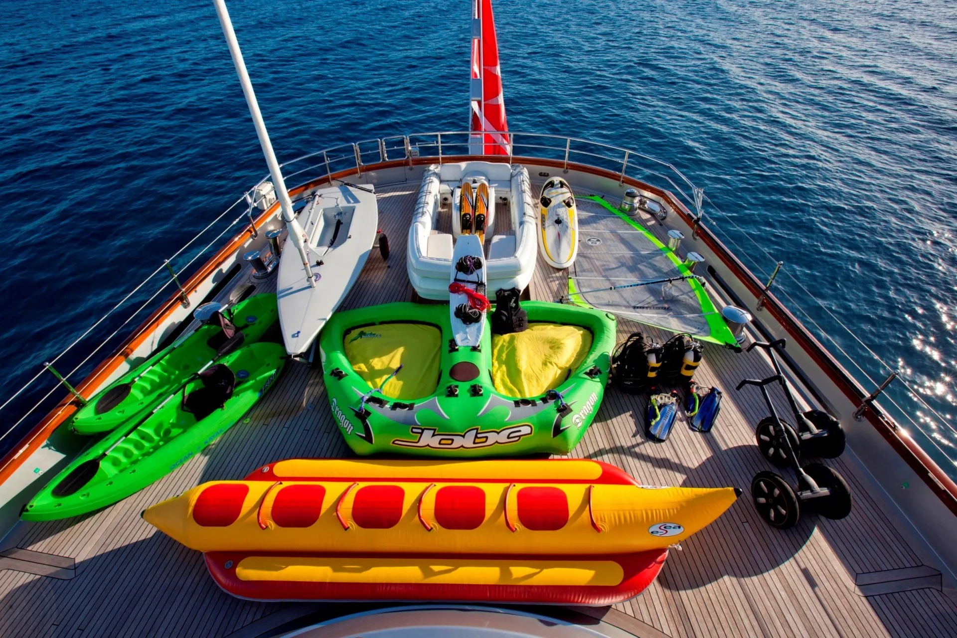 https://dev-api.arconyachts.com/storage/media/27651/conversions/483_2688371627-optimize.webp