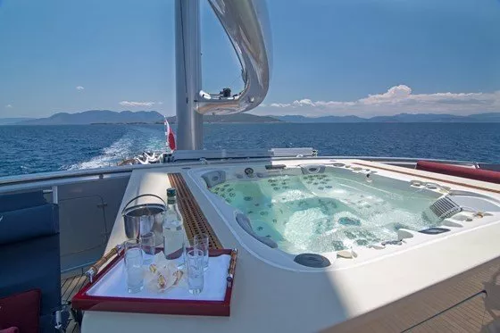 https://dev-api.arconyachts.com/storage/media/27654/conversions/483_1123442235-optimize.webp