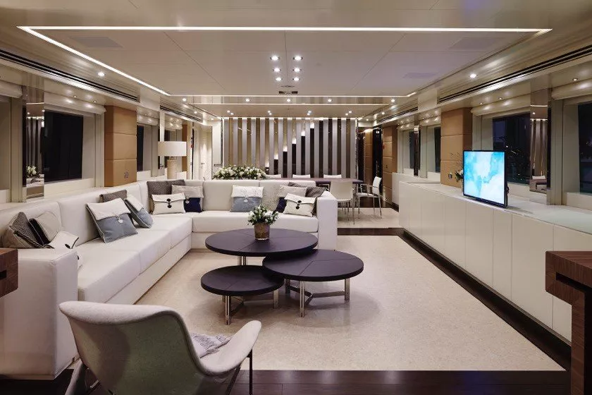 https://dev-api.arconyachts.com/storage/media/27942/conversions/471_9789319216-optimize.webp