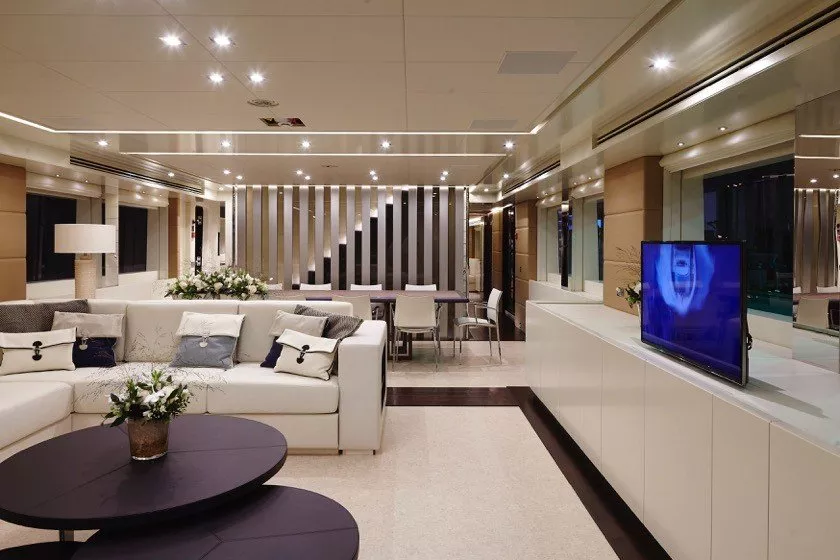 https://dev-api.arconyachts.com/storage/media/27944/conversions/471_7367052461-optimize.webp