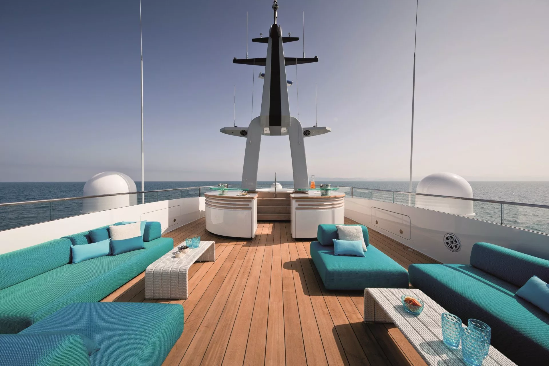 https://dev-api.arconyachts.com/storage/media/27967/conversions/237_2202059343-optimize.webp