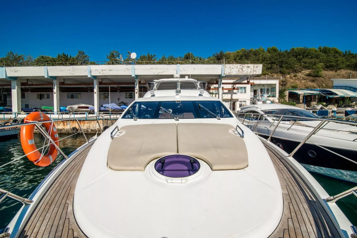 https://dev-api.arconyachts.com/storage/media/27990/conversions/470_1704563368-optimize.webp