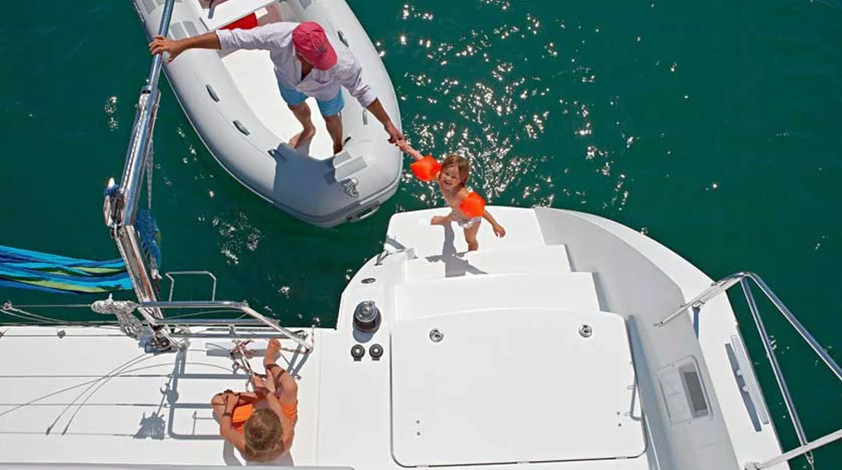 https://dev-api.arconyachts.com/storage/media/28019/conversions/467_4403772966-optimize.webp