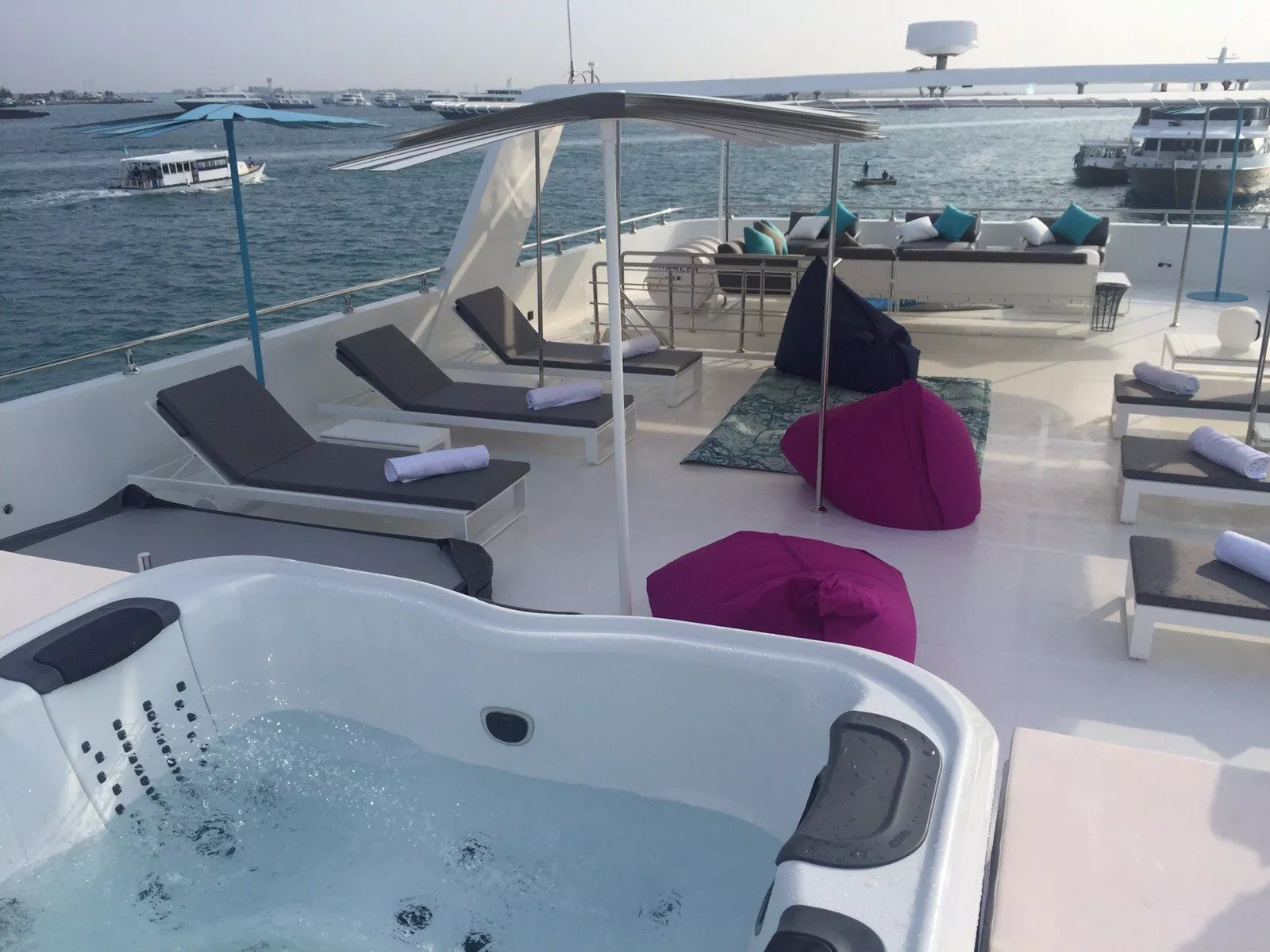 https://dev-api.arconyachts.com/storage/media/28081/conversions/413_7281910495-optimize.webp