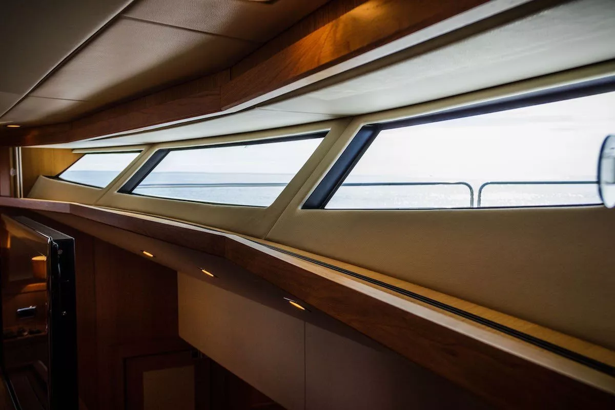 https://dev-api.arconyachts.com/storage/media/28105/conversions/461_0567572822-optimize.webp