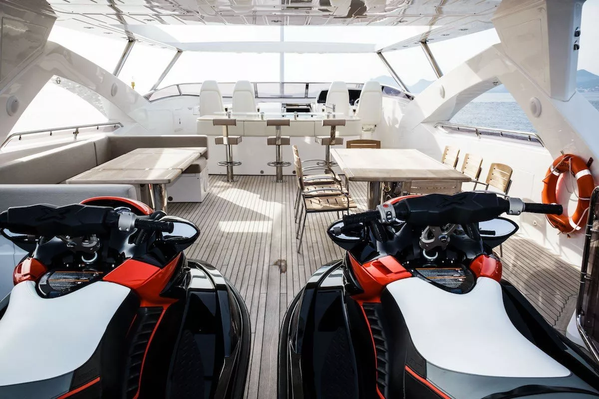 https://dev-api.arconyachts.com/storage/media/28109/conversions/461_9505829757-optimize.webp