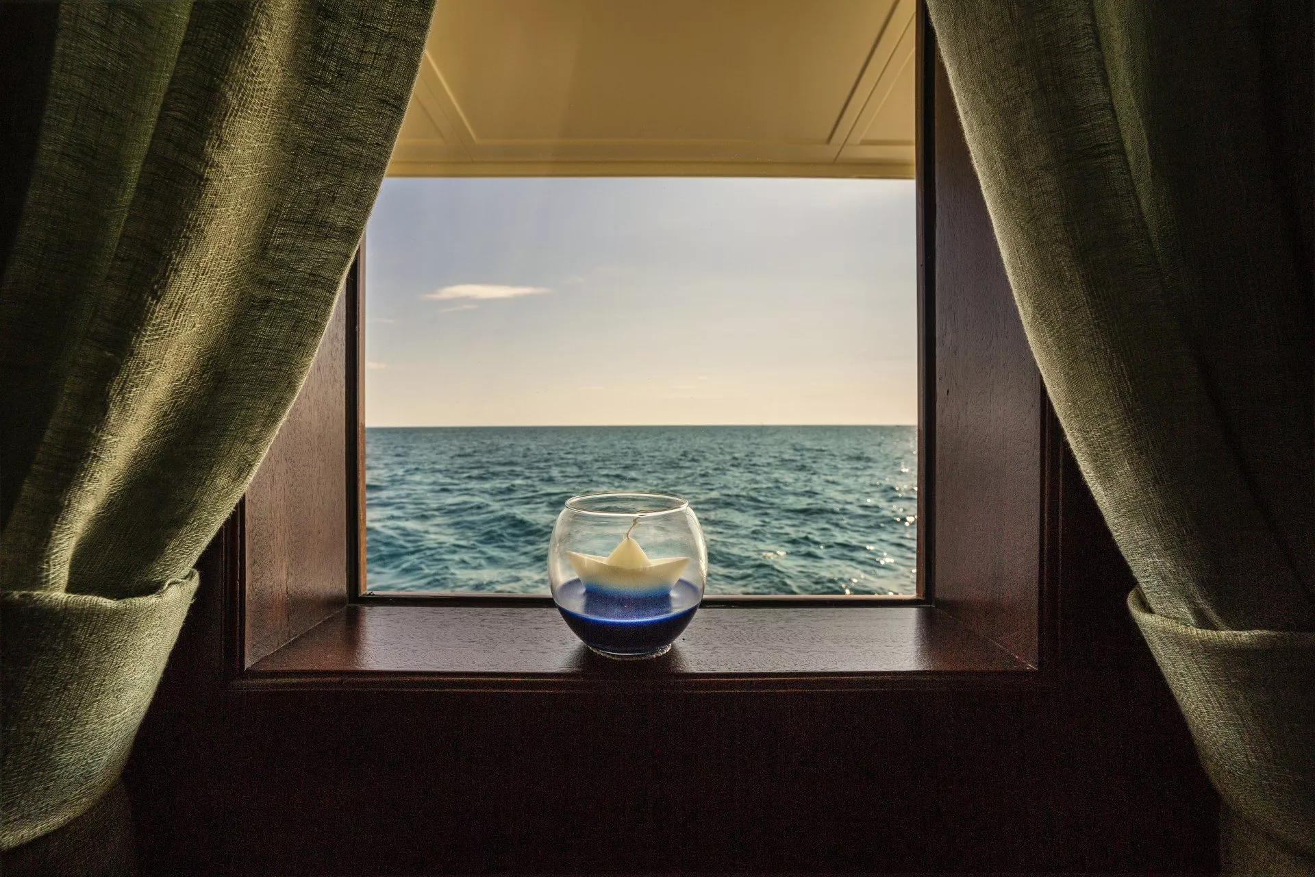 https://dev-api.arconyachts.com/storage/media/28125/conversions/460_1065950634-optimize.webp