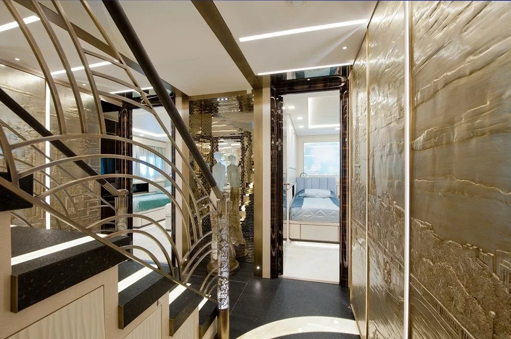 https://dev-api.arconyachts.com/storage/media/28162/conversions/458_8217527717-optimize.webp