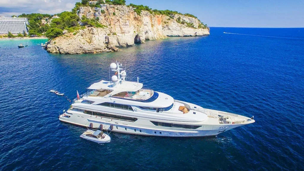 https://dev-api.arconyachts.com/storage/media/28172/conversions/458_2012254765-optimize.webp