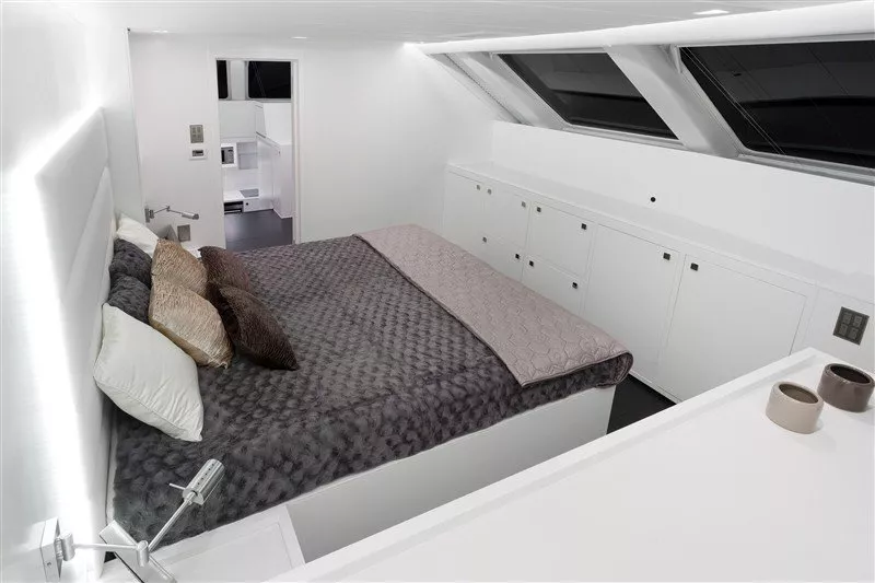 https://dev-api.arconyachts.com/storage/media/28195/conversions/457_6191482053-optimize.webp