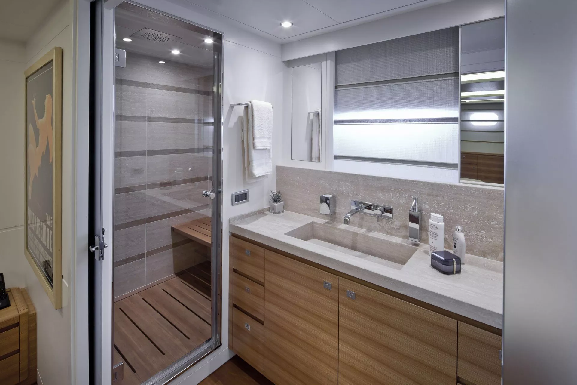 https://dev-api.arconyachts.com/storage/media/28294/conversions/174_2671701712-optimize.webp