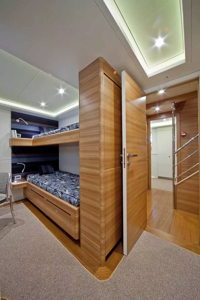 https://dev-api.arconyachts.com/storage/media/28296/conversions/174_0343236827-optimize.webp
