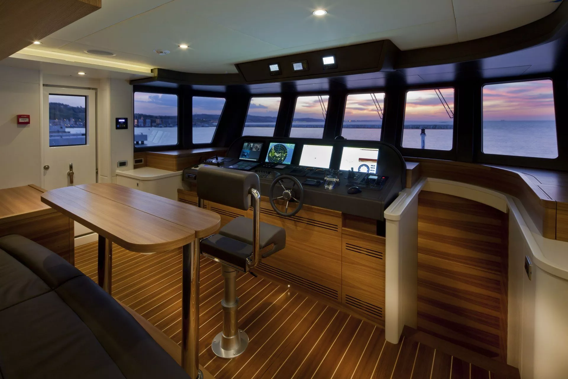 https://dev-api.arconyachts.com/storage/media/28311/conversions/174_8835944705-optimize.webp
