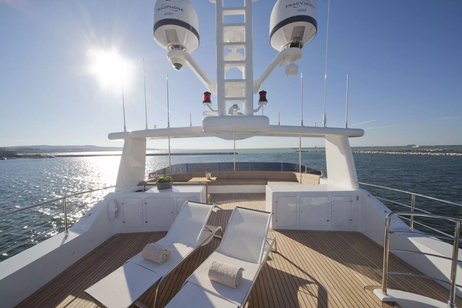 https://dev-api.arconyachts.com/storage/media/28317/conversions/174_0536526973-optimize.webp