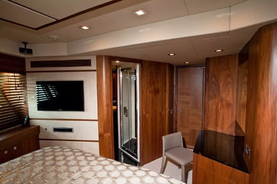 https://dev-api.arconyachts.com/storage/media/28367/conversions/444_5039971840-optimize.webp
