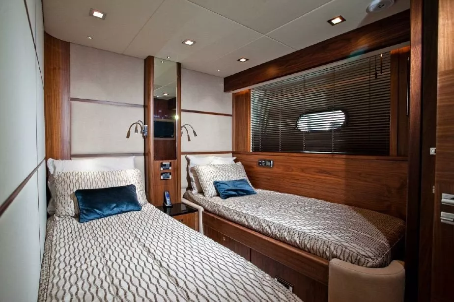 https://dev-api.arconyachts.com/storage/media/28370/conversions/444_5702649227-optimize.webp