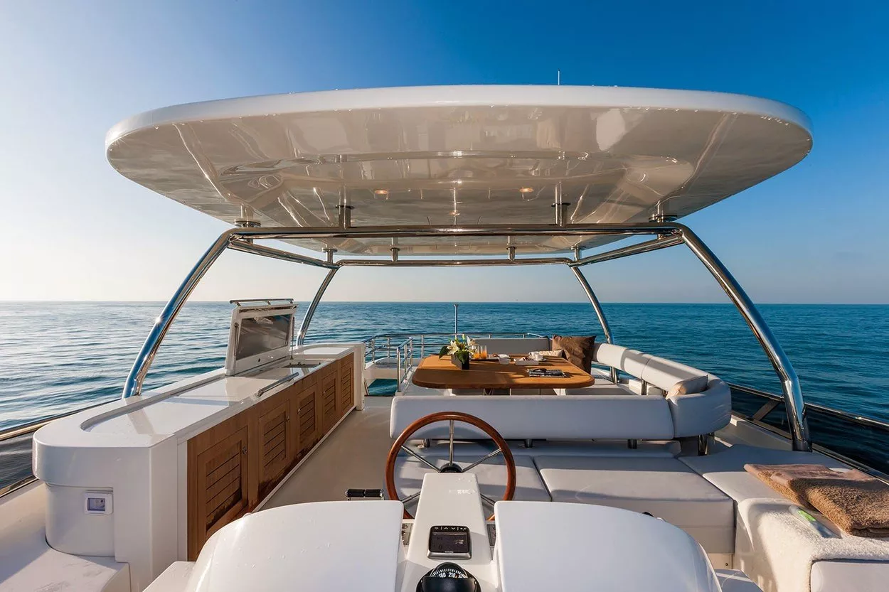 AZIMUT MAGELLANO 76