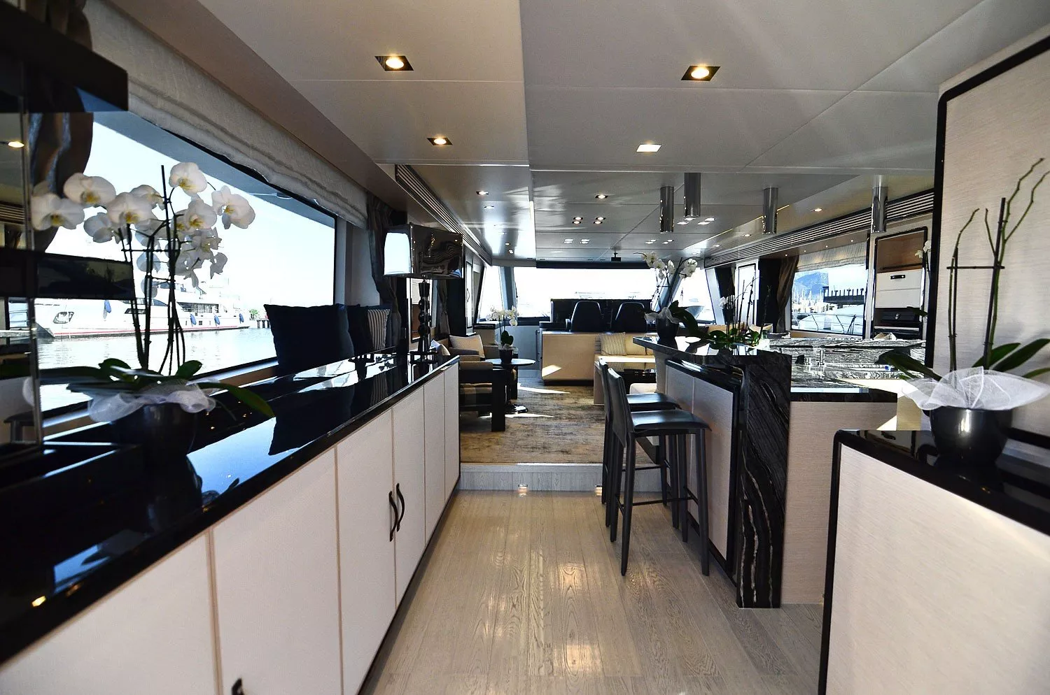 https://dev-api.arconyachts.com/storage/media/28386/conversions/212_8913102103-optimize.webp