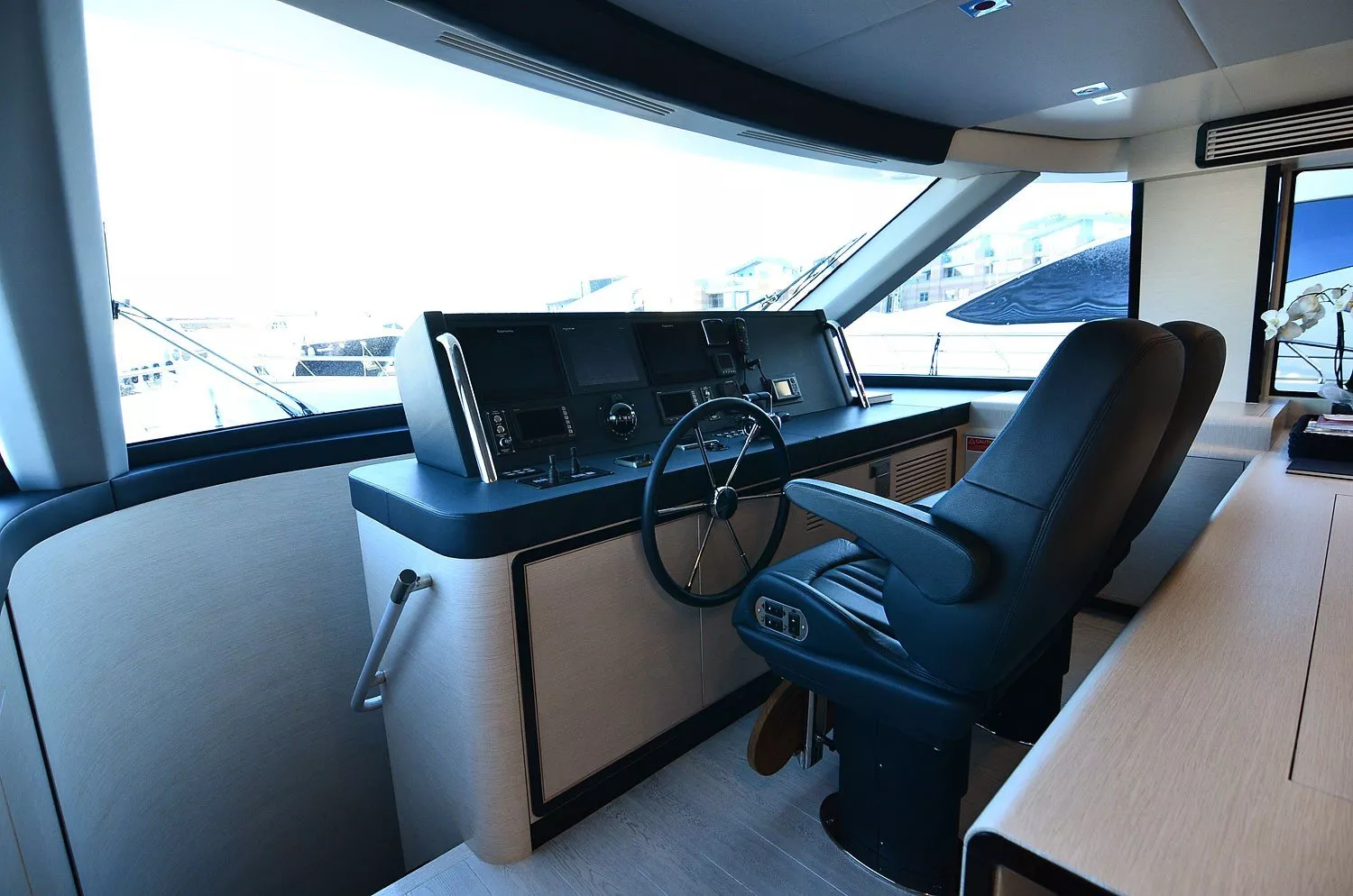 https://dev-api.arconyachts.com/storage/media/28389/conversions/212_3813200980-optimize.webp