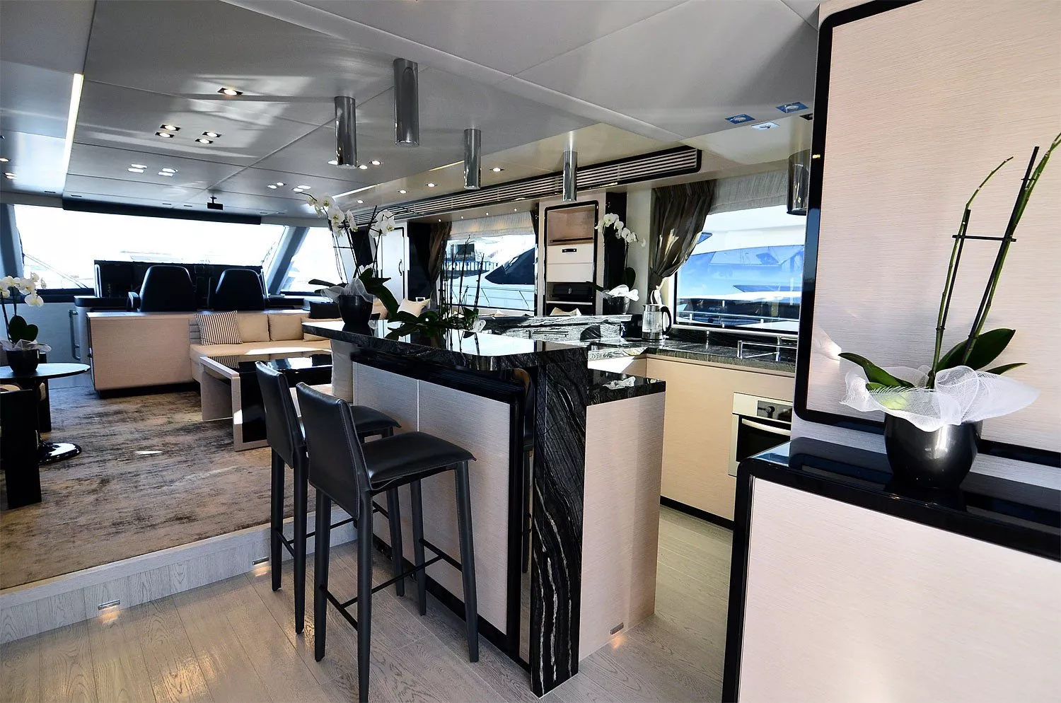 https://dev-api.arconyachts.com/storage/media/28409/conversions/212_8109246528-optimize.webp