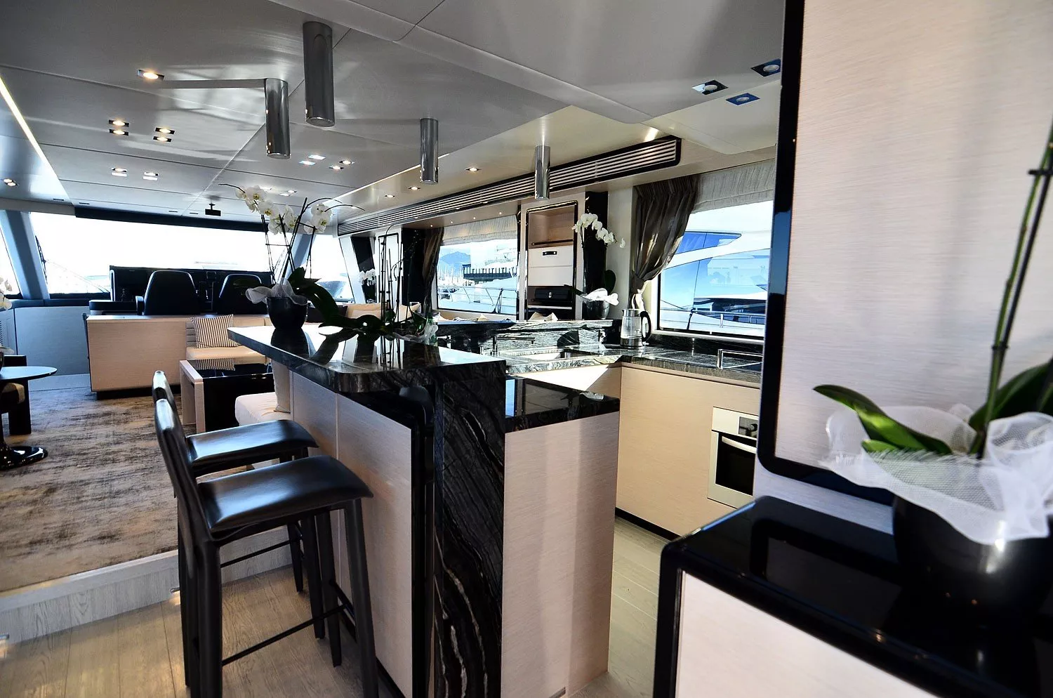 https://dev-api.arconyachts.com/storage/media/28411/conversions/212_5767850403-optimize.webp