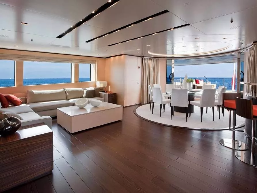 https://dev-api.arconyachts.com/storage/media/28454/conversions/440_5951618406-optimize.webp