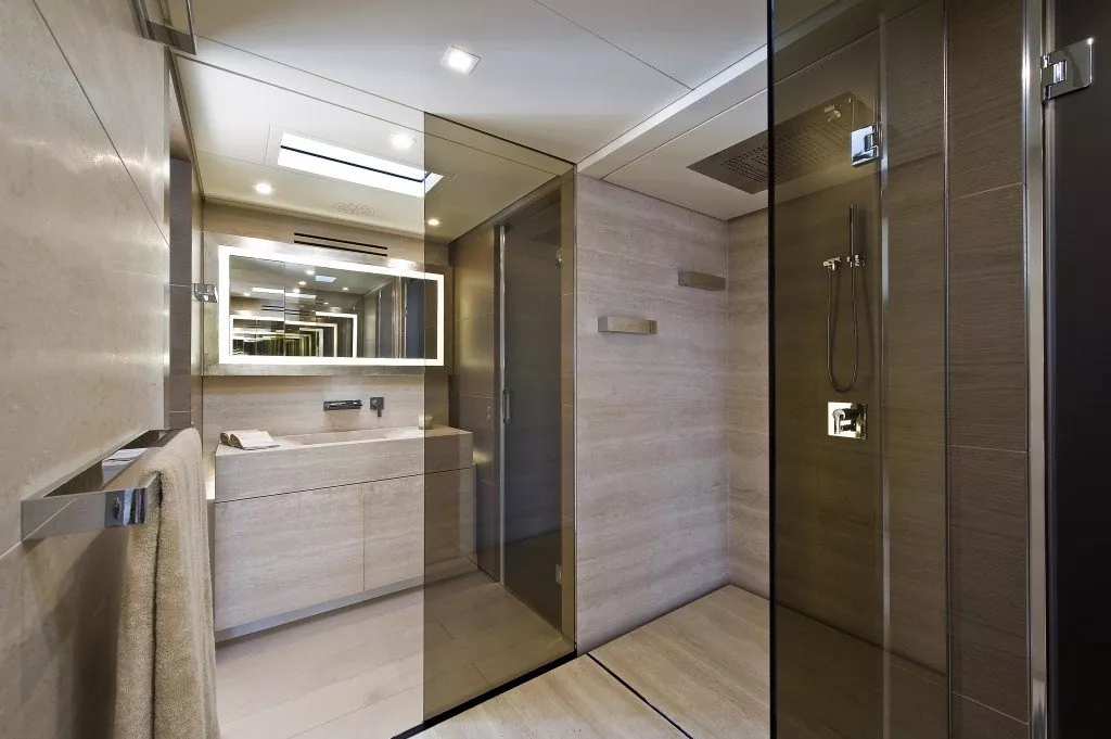 https://dev-api.arconyachts.com/storage/media/28487/conversions/438_7612924679-optimize.webp