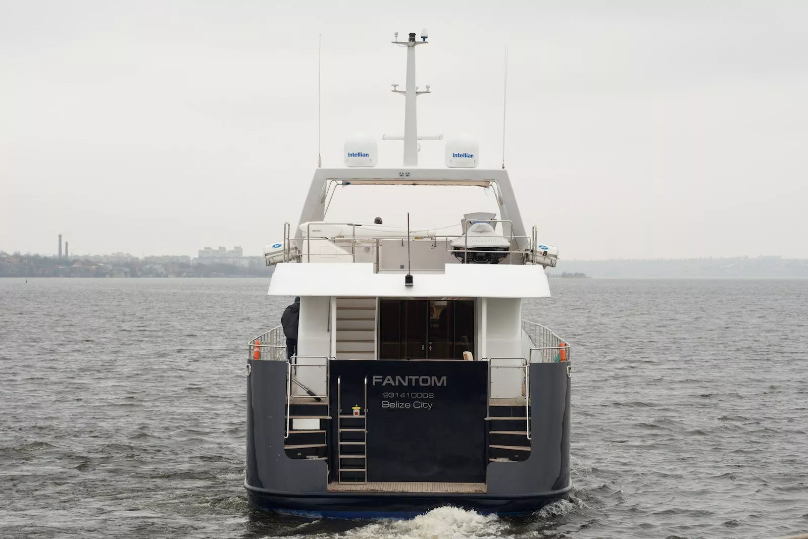 https://dev-api.arconyachts.com/storage/media/28597/conversions/432_6032421050-optimize.webp