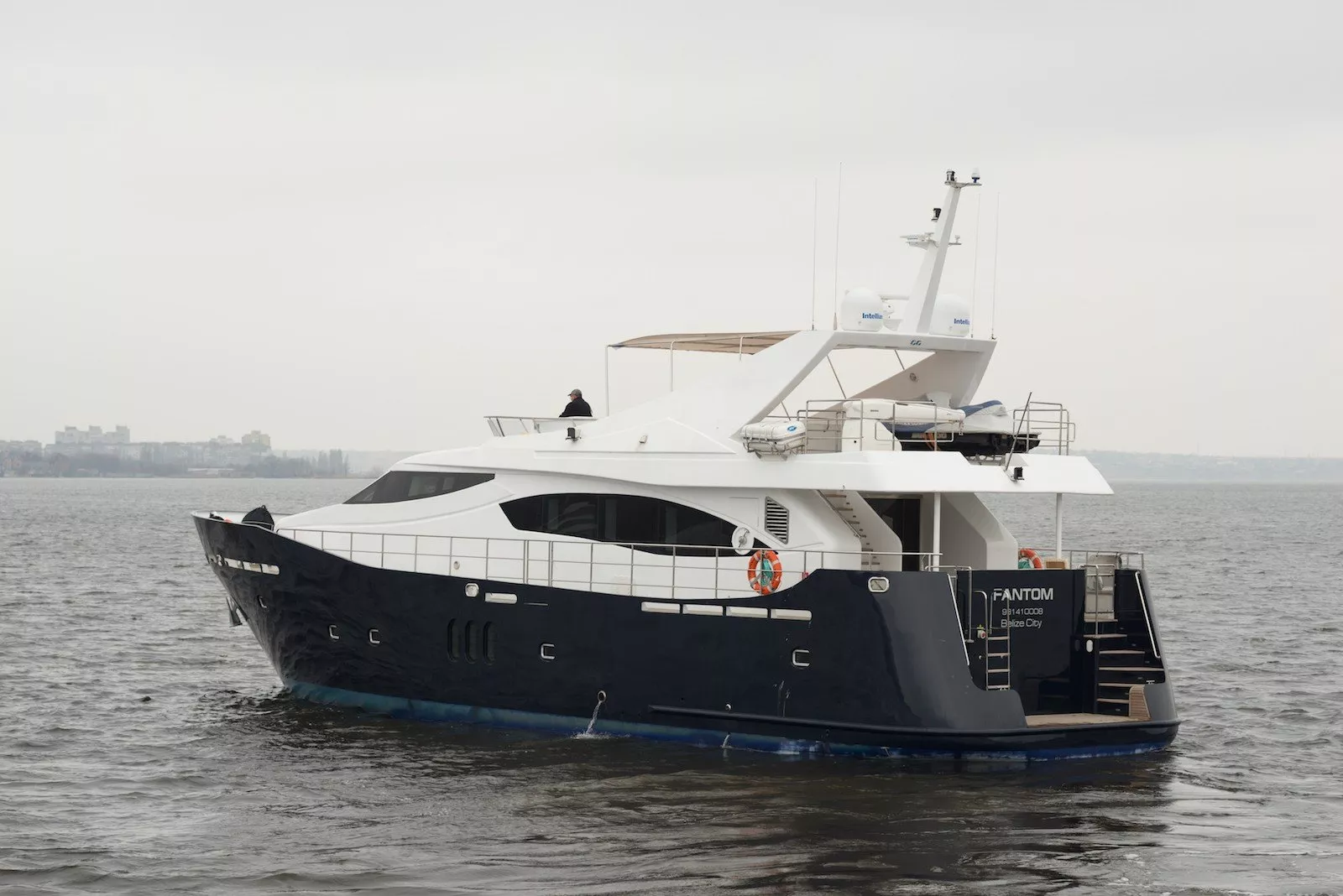 https://dev-api.arconyachts.com/storage/media/28598/conversions/432_0591693098-optimize.webp