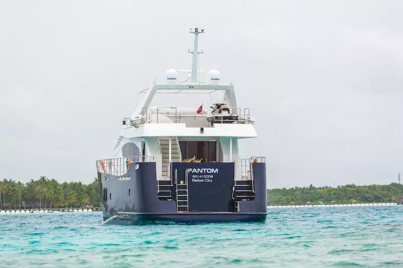 https://dev-api.arconyachts.com/storage/media/28605/conversions/432_2074501675-optimize.webp