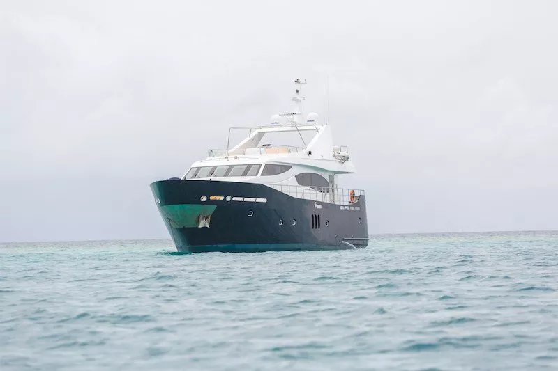 https://dev-api.arconyachts.com/storage/media/28606/conversions/432_2466743432-optimize.webp