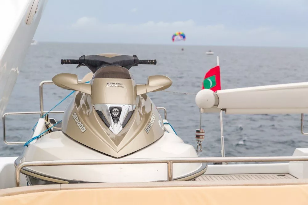 https://dev-api.arconyachts.com/storage/media/28623/conversions/432_9437209988-optimize.webp