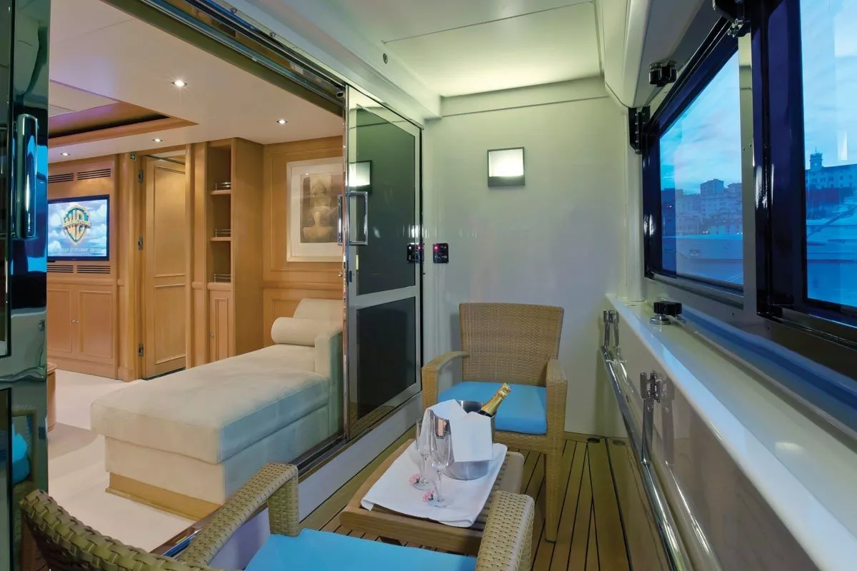 https://dev-api.arconyachts.com/storage/media/28633/conversions/431_2412416323-optimize.webp
