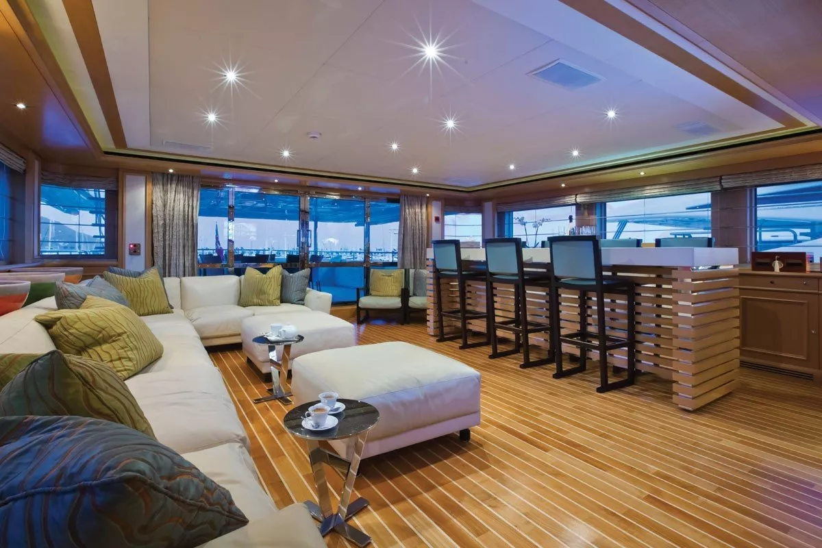https://dev-api.arconyachts.com/storage/media/28637/conversions/431_3838404282-optimize.webp