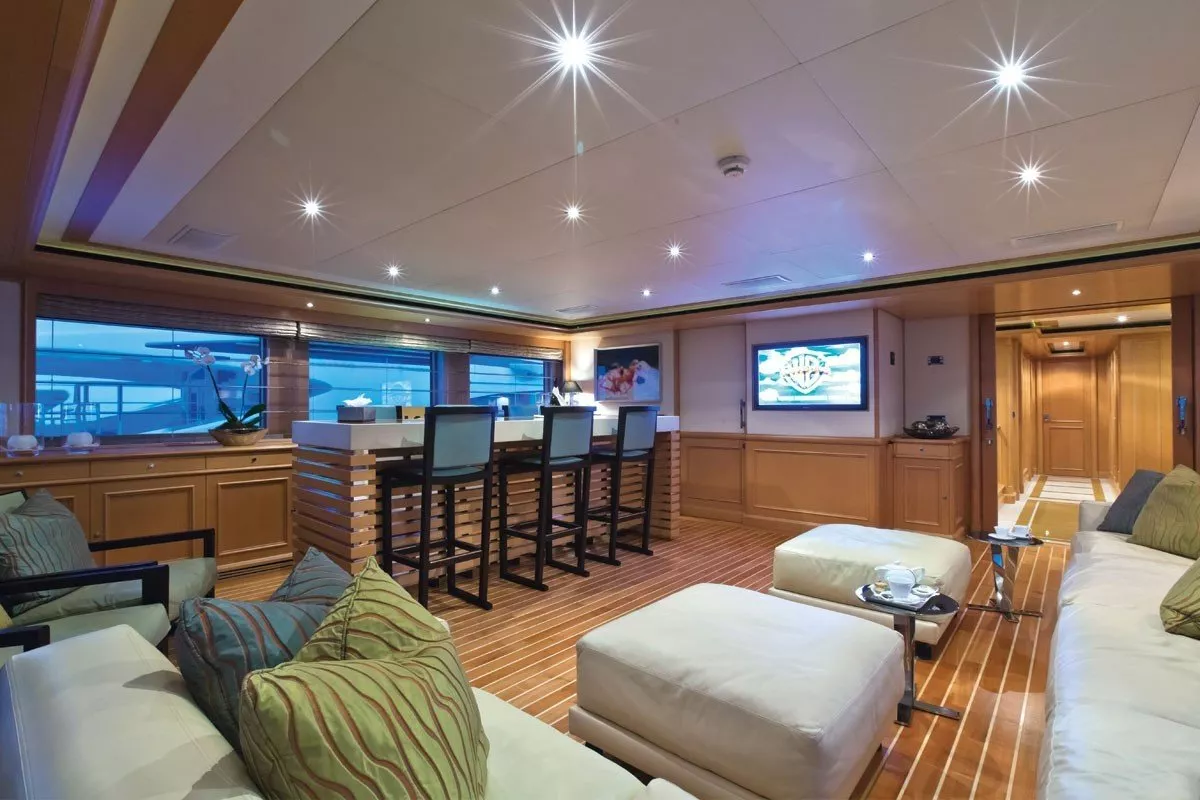 https://dev-api.arconyachts.com/storage/media/28638/conversions/431_4257778002-optimize.webp
