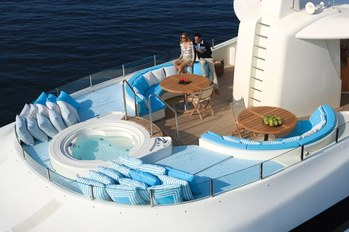 https://dev-api.arconyachts.com/storage/media/28641/conversions/431_9574160006-optimize.webp