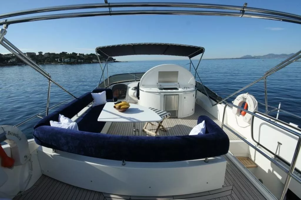 https://dev-api.arconyachts.com/storage/media/28663/conversions/429_4467608385-optimize.webp