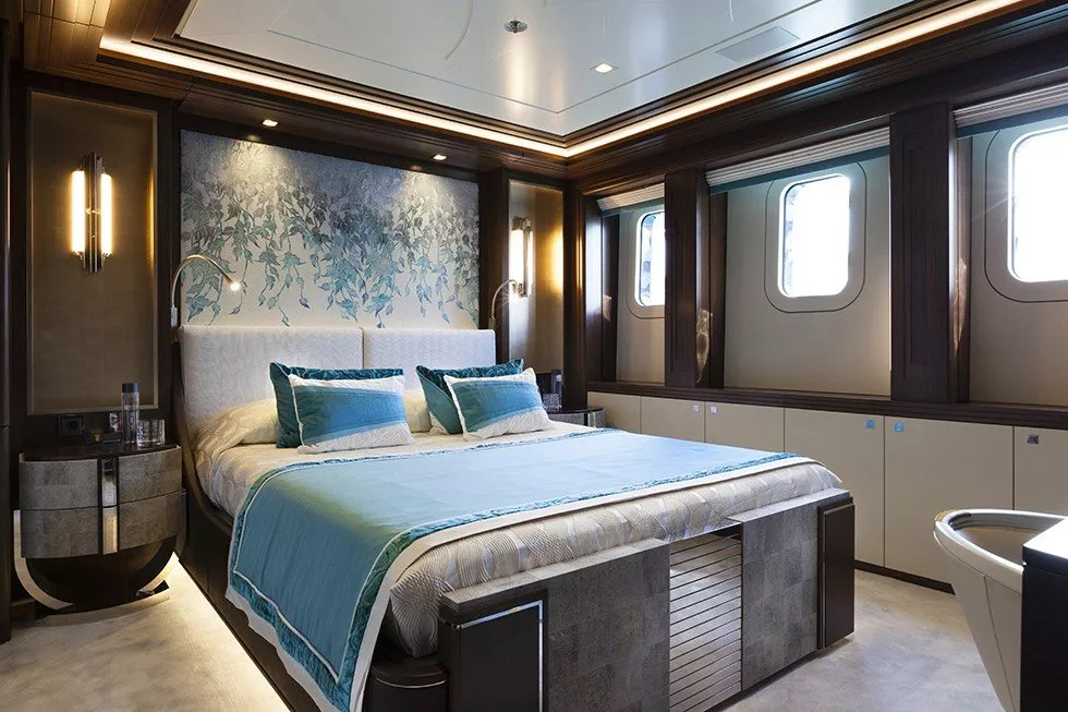 https://dev-api.arconyachts.com/storage/media/28678/conversions/62_0288484618-optimize.webp