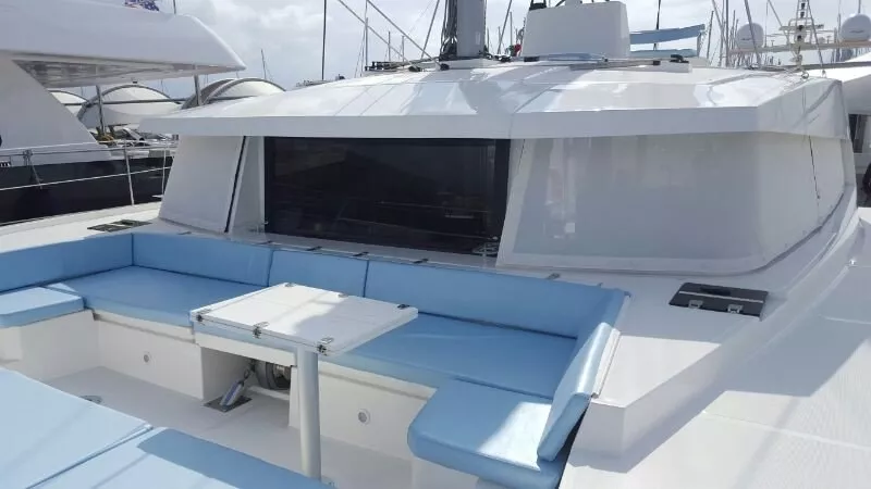 https://dev-api.arconyachts.com/storage/media/28700/conversions/427_5909358067-optimize.webp