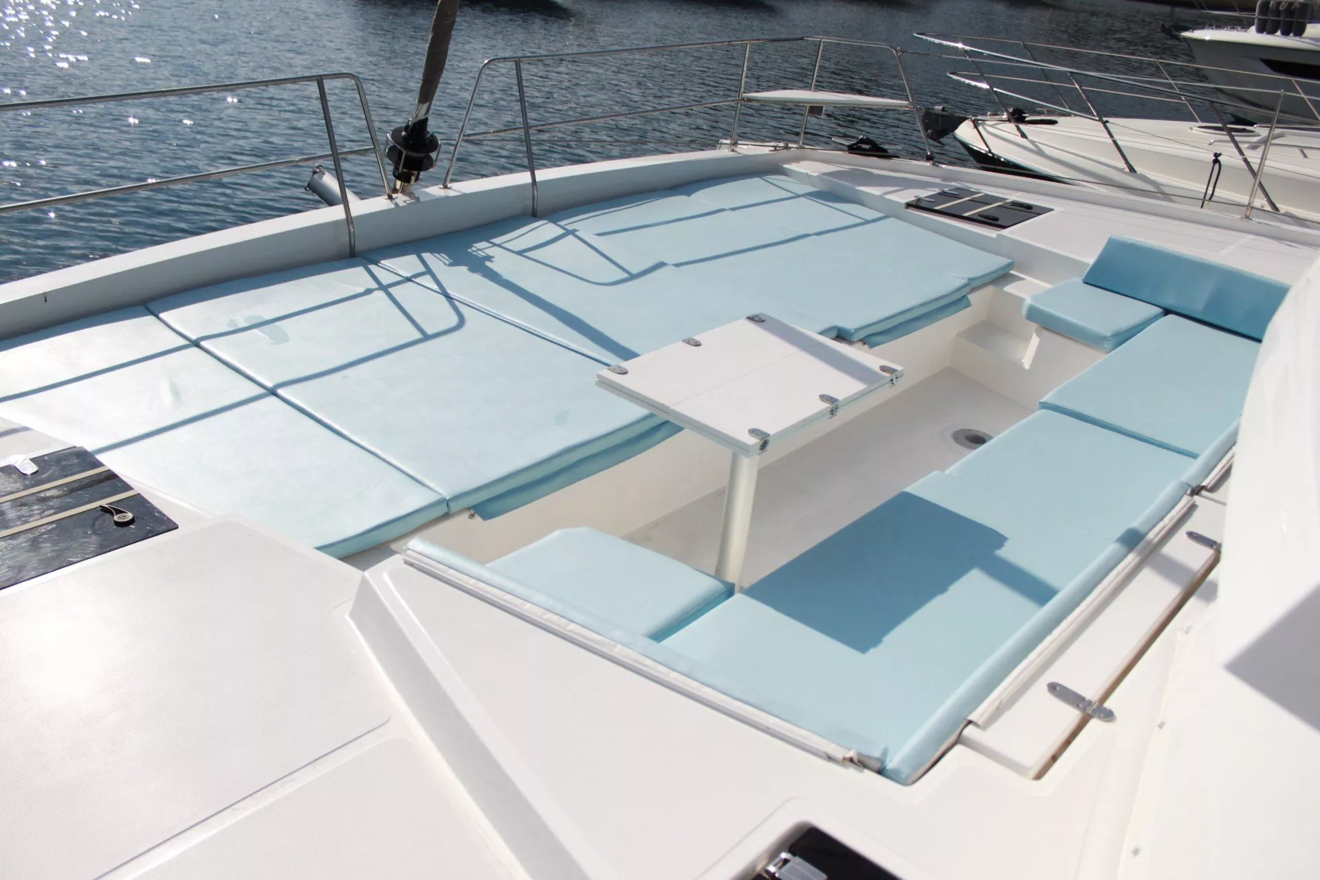 https://dev-api.arconyachts.com/storage/media/28719/conversions/427_4382494900-optimize.webp