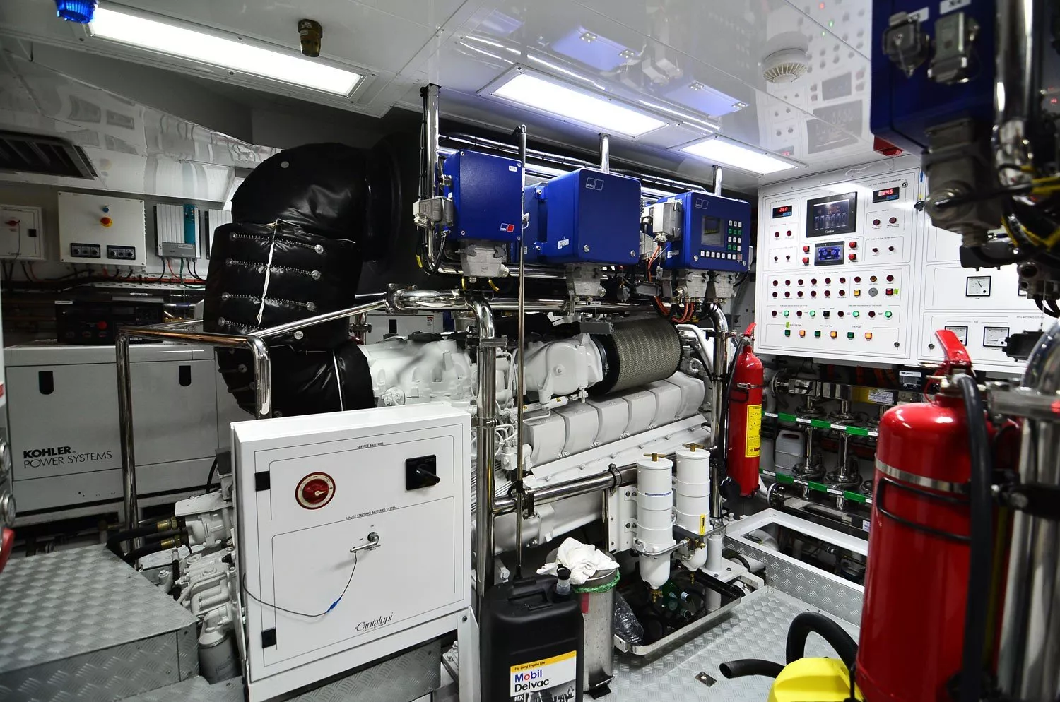 https://dev-api.arconyachts.com/storage/media/28919/conversions/416_5352899602-optimize.webp