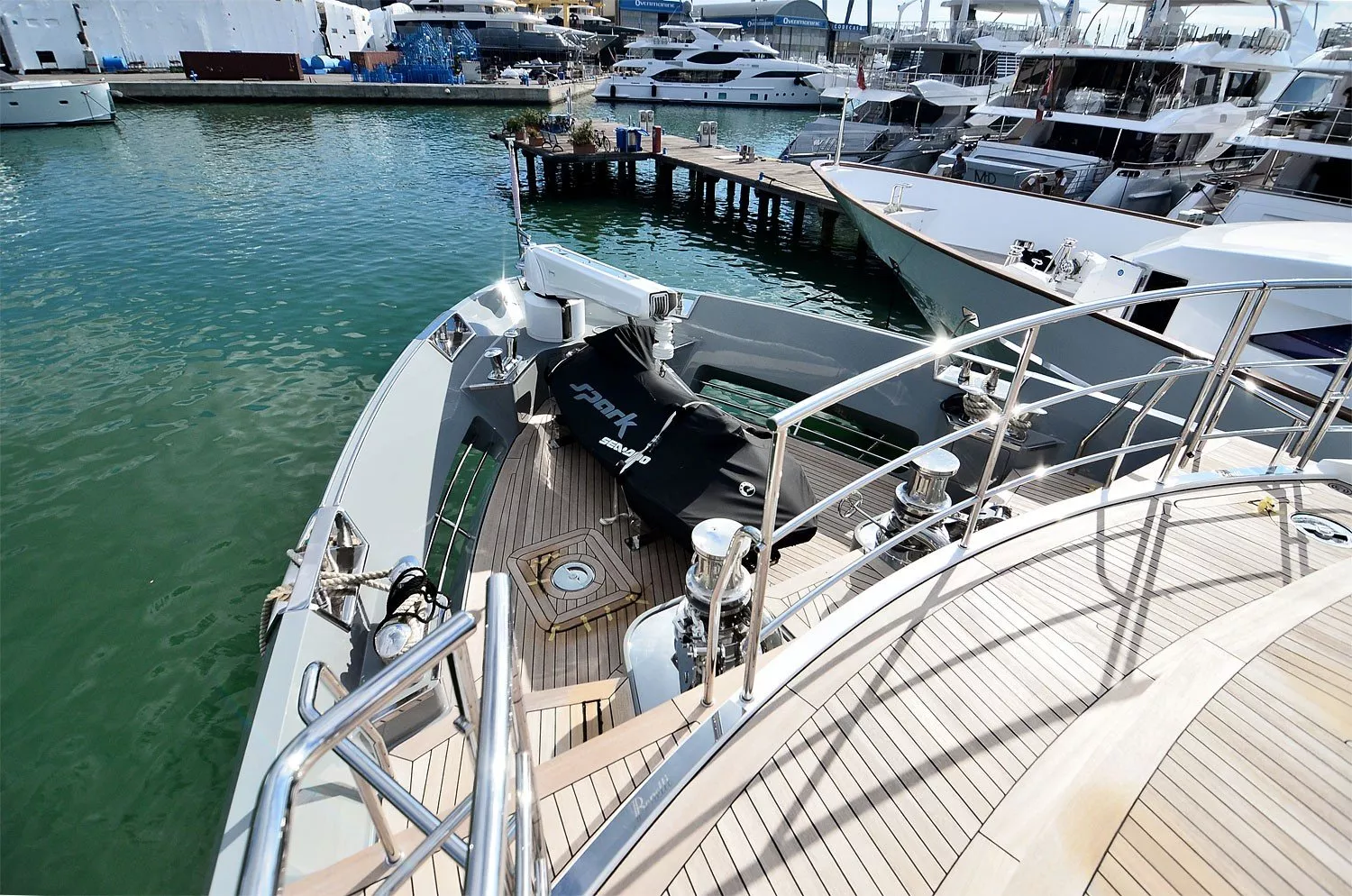 https://dev-api.arconyachts.com/storage/media/28921/conversions/416_6322349612-optimize.webp