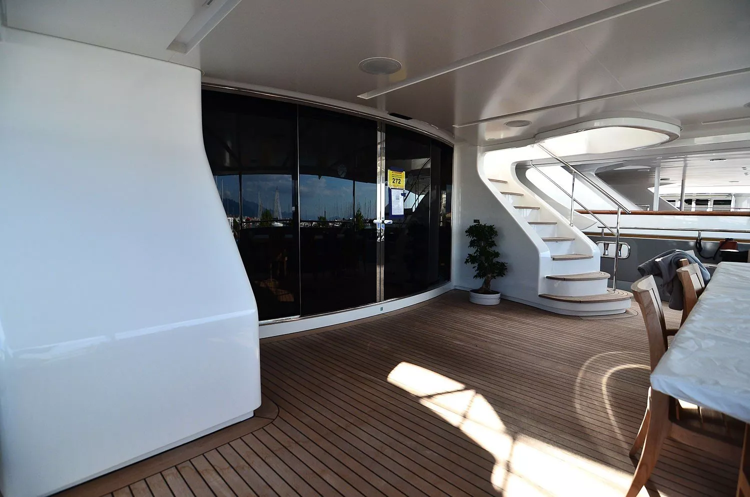 https://dev-api.arconyachts.com/storage/media/28923/conversions/416_1134481220-optimize.webp