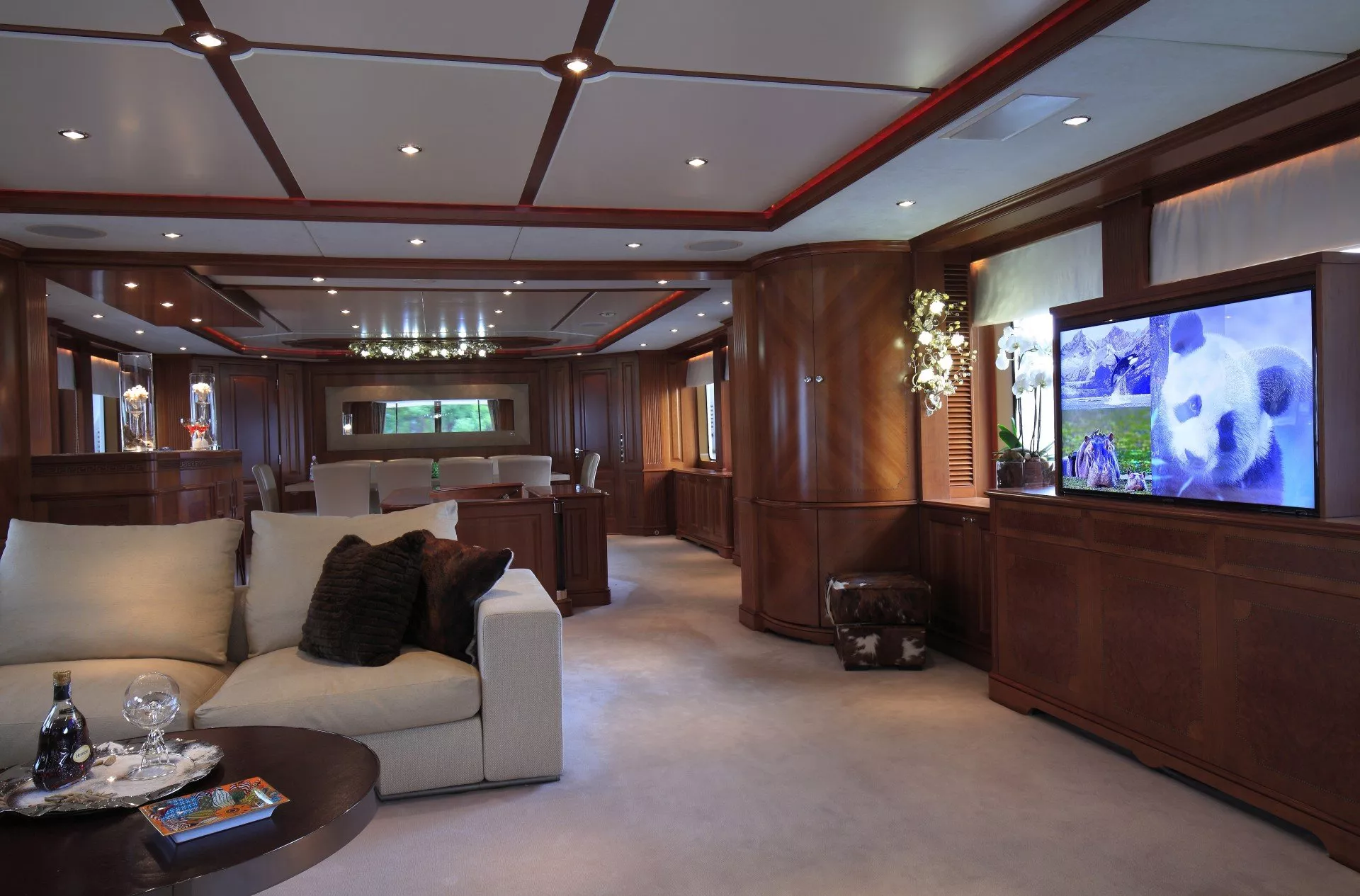 https://dev-api.arconyachts.com/storage/media/28958/conversions/41_9060722279-optimize.webp