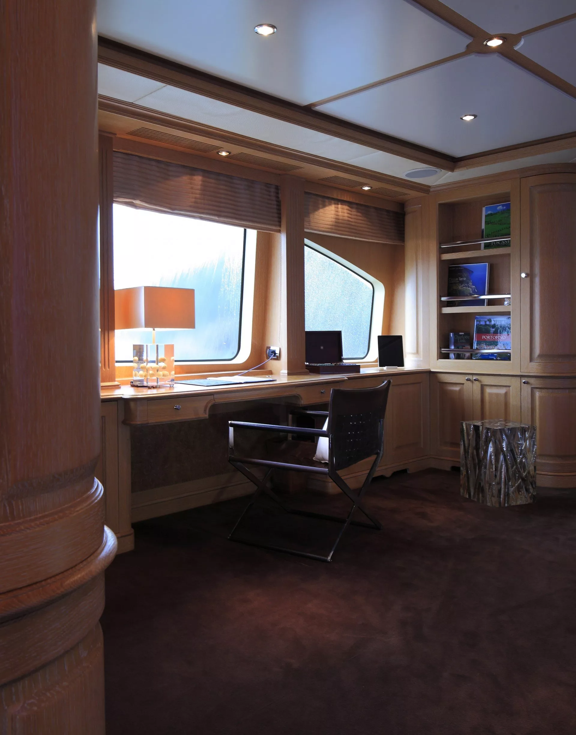 https://dev-api.arconyachts.com/storage/media/28967/conversions/41_8314590648-optimize.webp