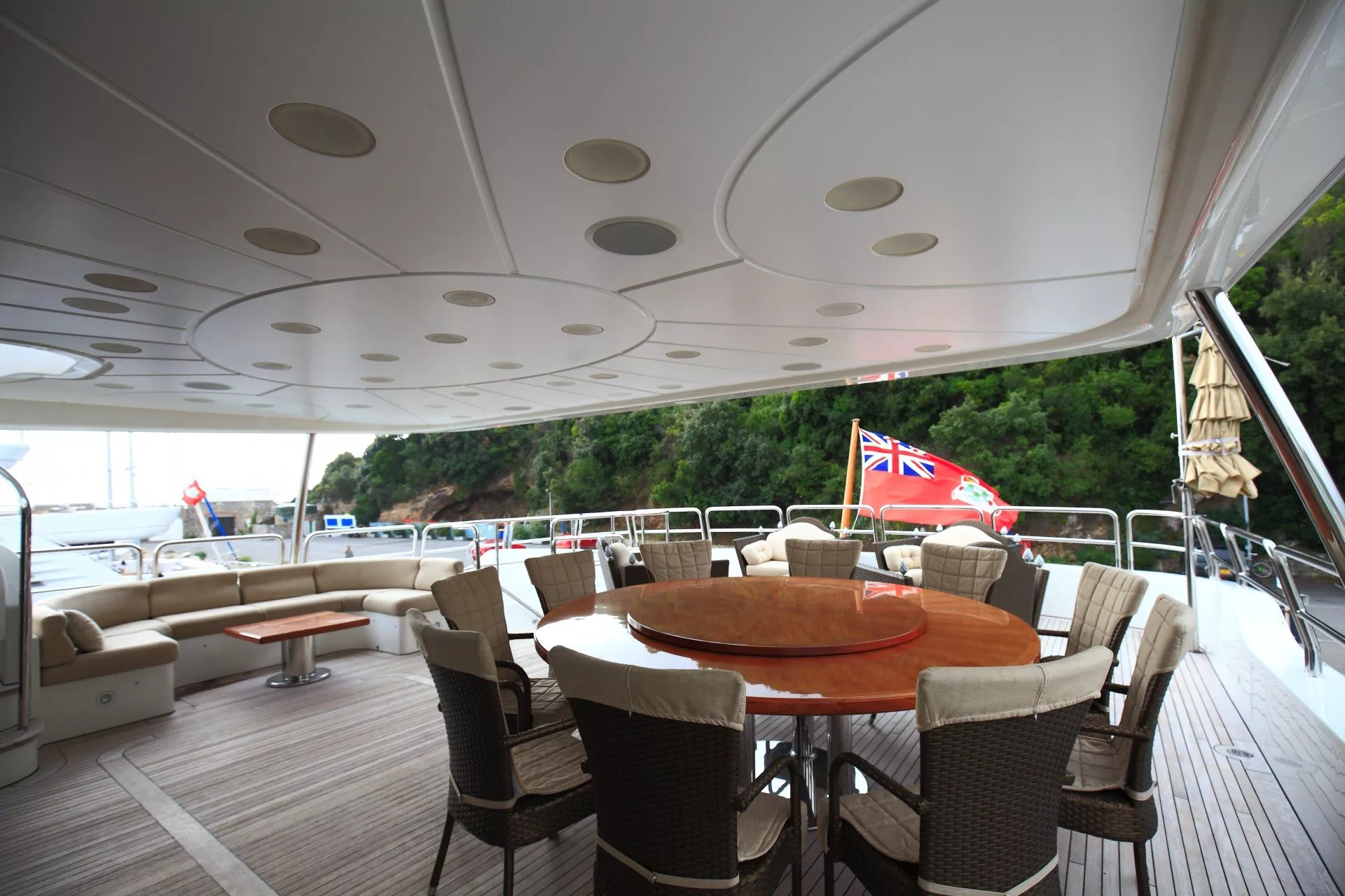 https://dev-api.arconyachts.com/storage/media/28983/conversions/41_9880710526-optimize.webp