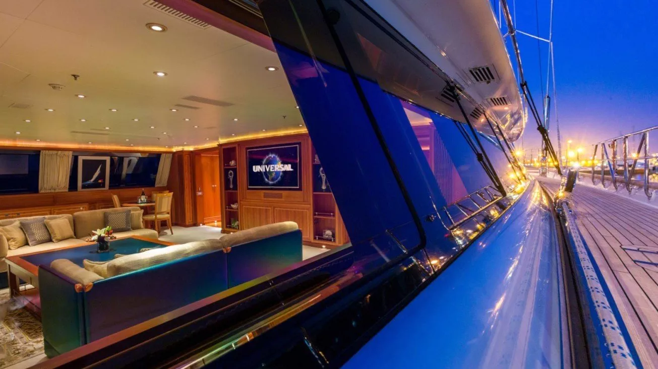https://dev-api.arconyachts.com/storage/media/29078/conversions/410_1863520067-optimize.webp