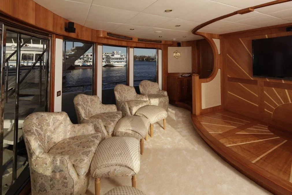 https://dev-api.arconyachts.com/storage/media/29115/conversions/406_0880711284-optimize.webp