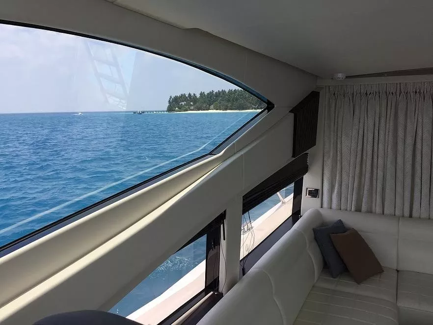 https://dev-api.arconyachts.com/storage/media/29177/conversions/402_5249635649-optimize.webp